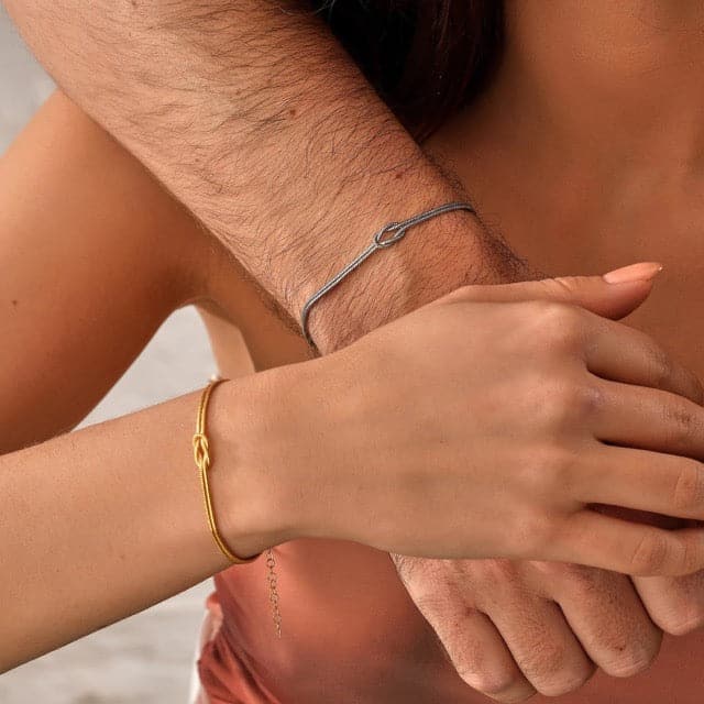 Vahlery - Minimal Knot Bracelet