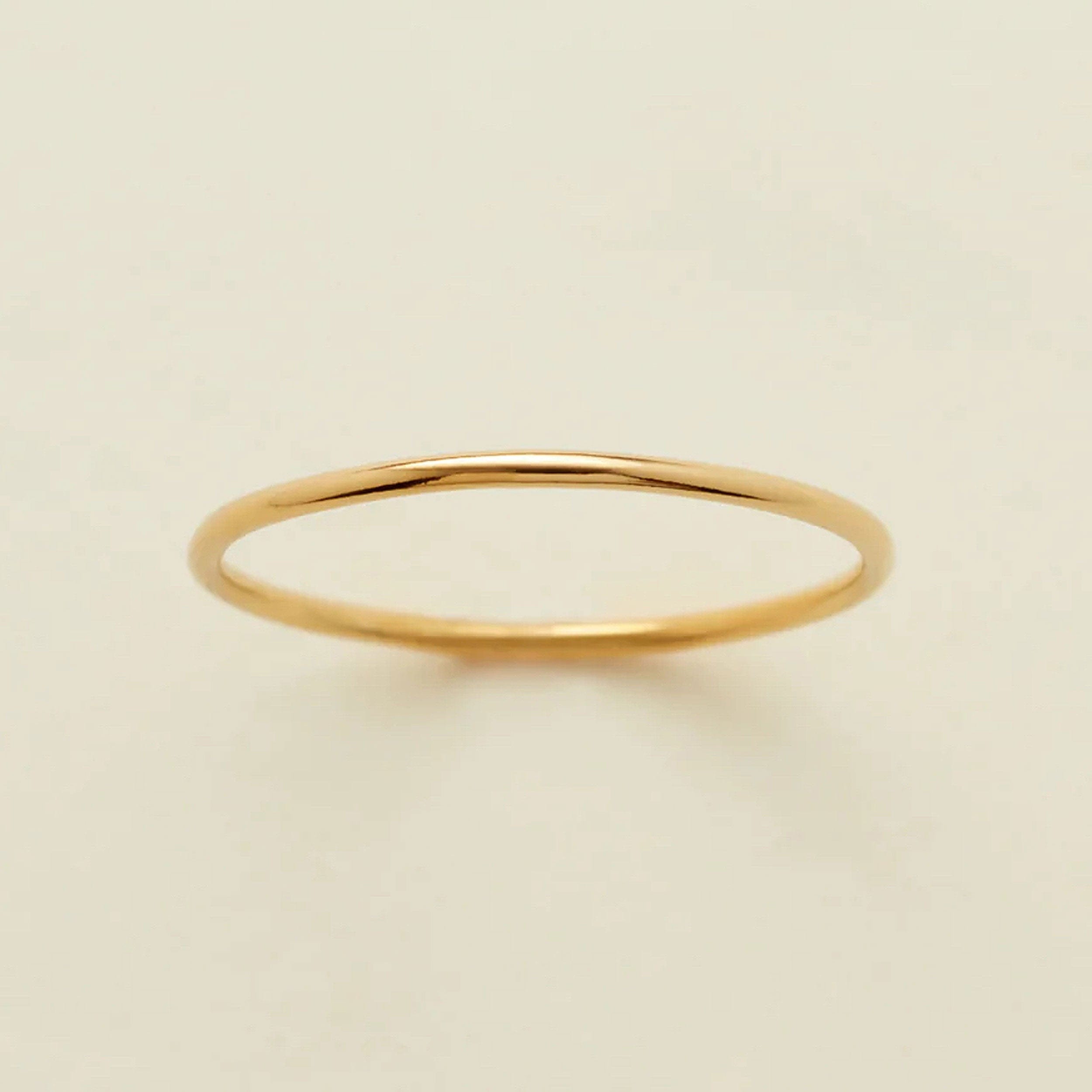 Round stackable ring