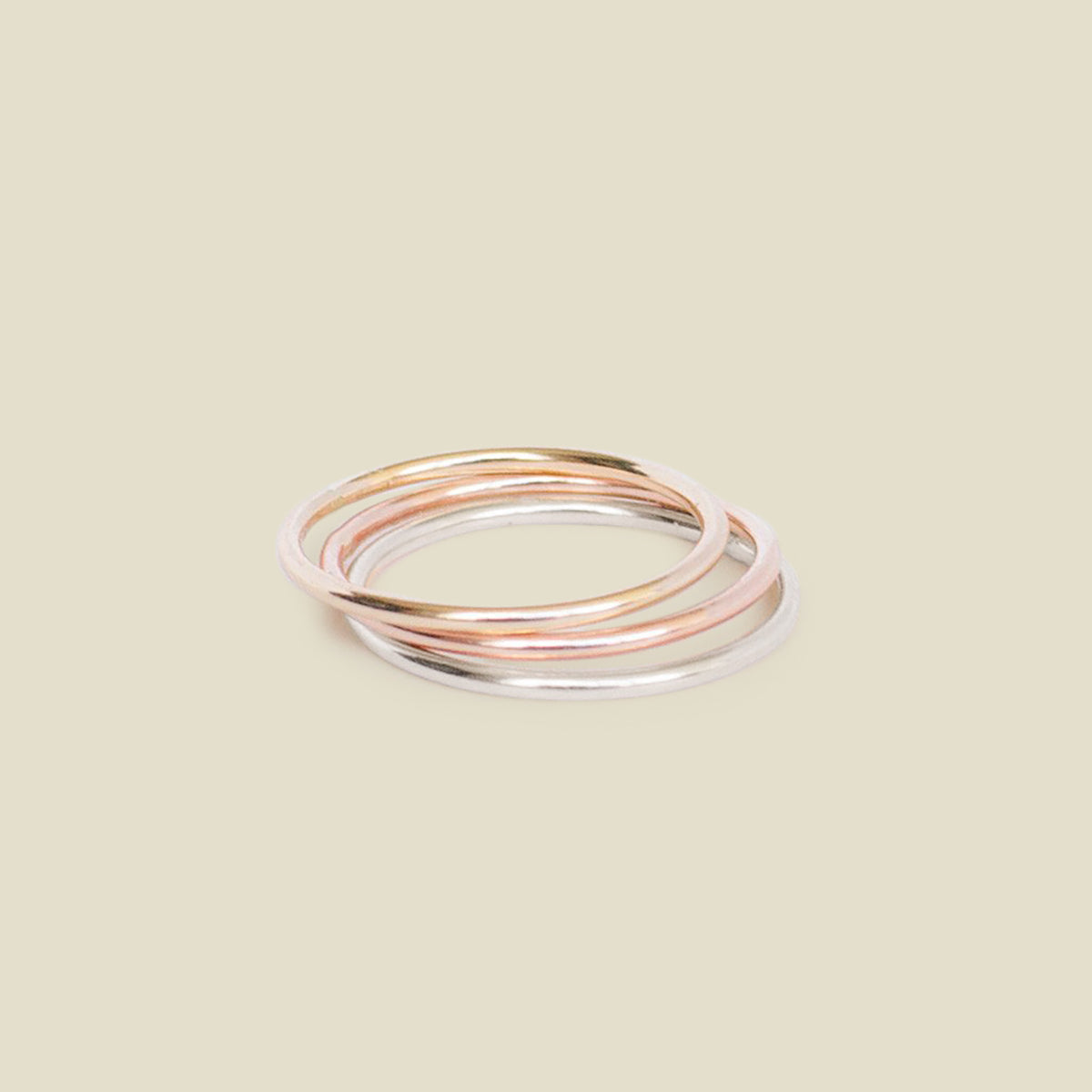 Round stackable ring