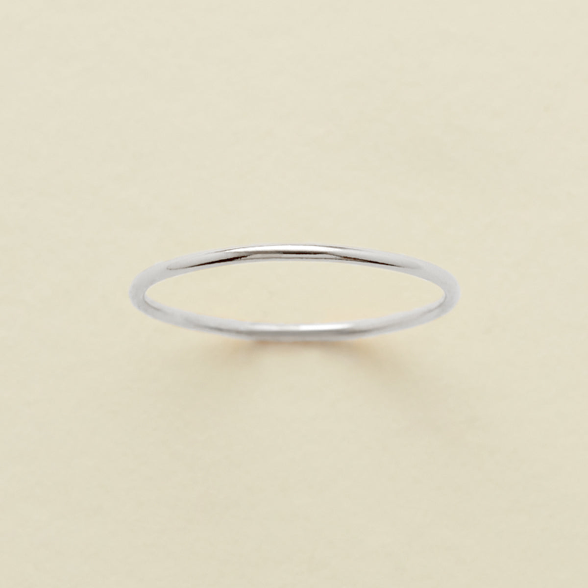 Round stackable ring